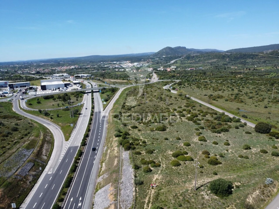 Terreno para Venda em Zibreira Foto 2