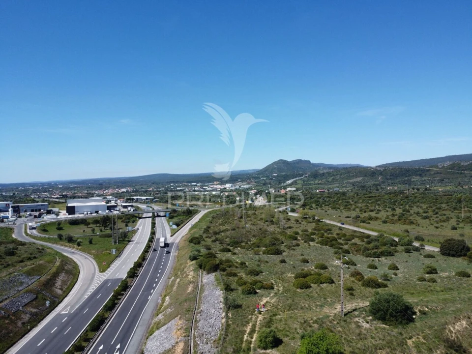 Terreno para Venda em Zibreira Foto 1