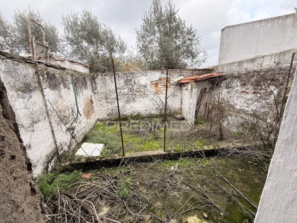 Moradia T1 para Venda em Cuba Foto 13