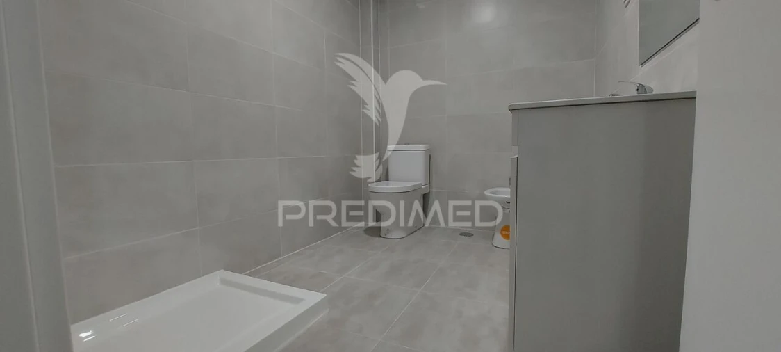 Apartamento T2 para Venda em Amora Foto 9