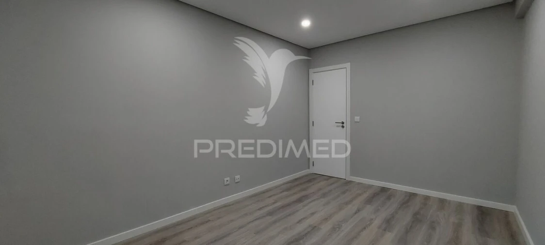 Apartamento T2 para Venda em Amora Foto 16