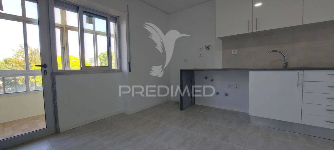 Apartamento T2 para Venda em Amora Foto 3