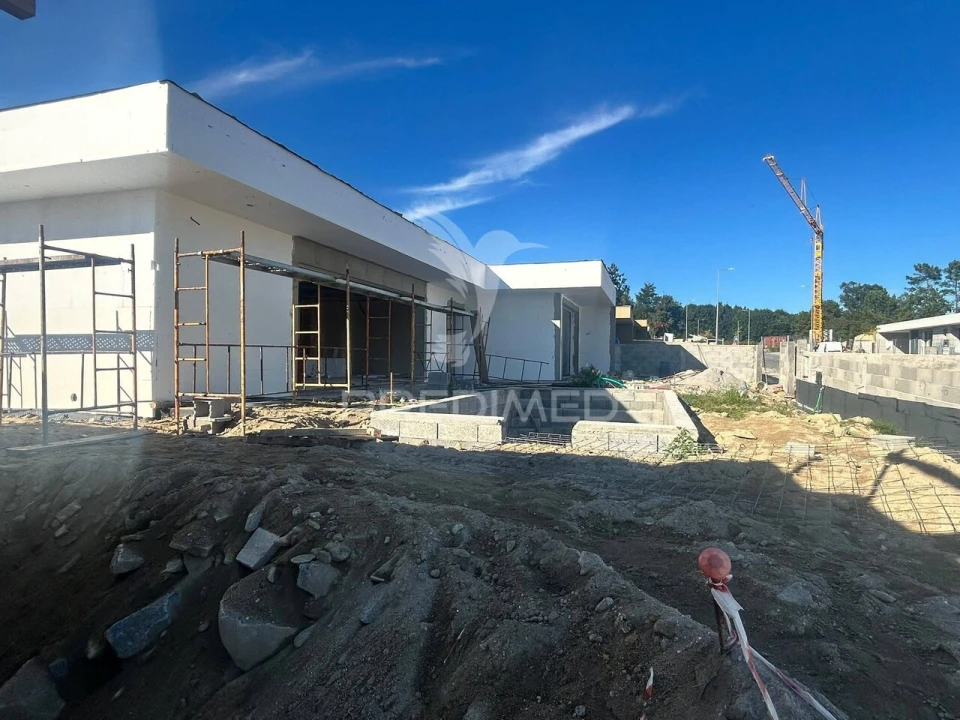 Moradia T4 para Venda em Soutelo Foto 5