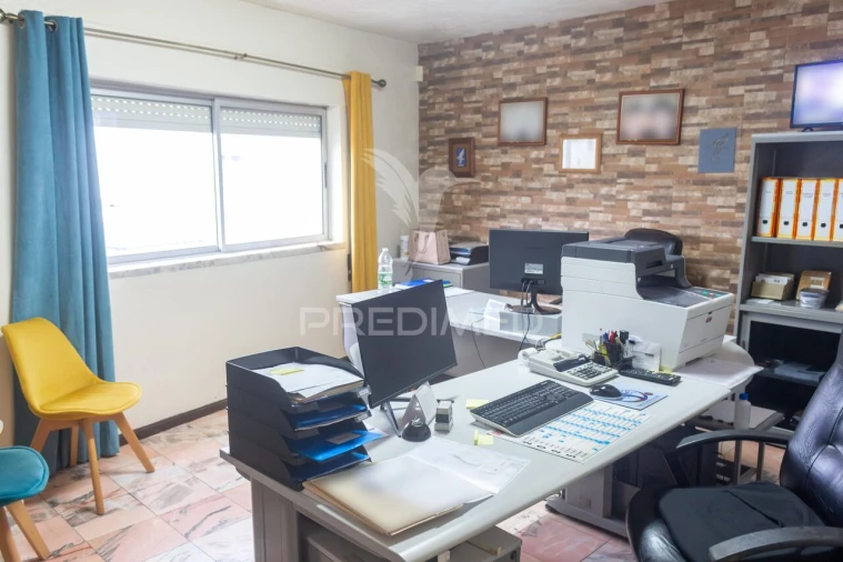 Moradia T2 para Venda em Praia da Vitoria (Santa Cruz) Foto 4