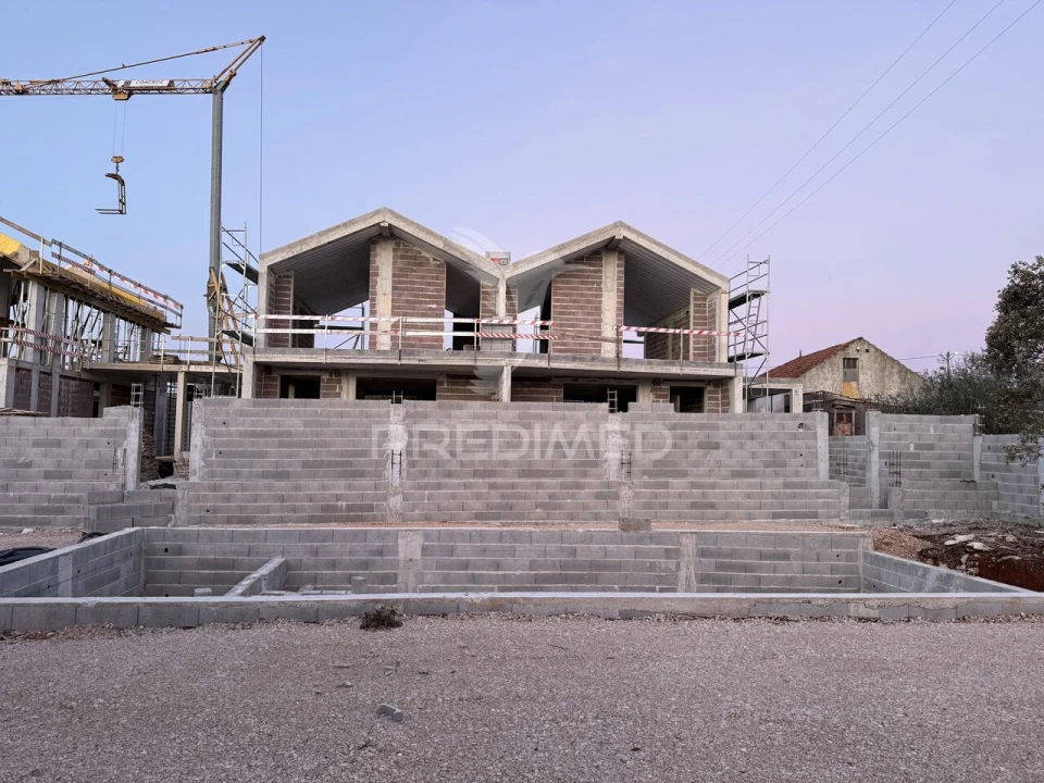 Moradia T3 para Venda em Fatima Foto 1