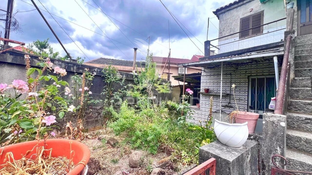 Moradia T4 para Venda em Urgezes Foto 3