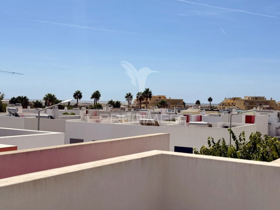 Moradia T3 para Venda em Quelfes Foto 13