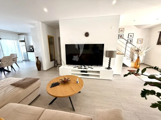 Moradia T3 para Venda em Quelfes Foto 4