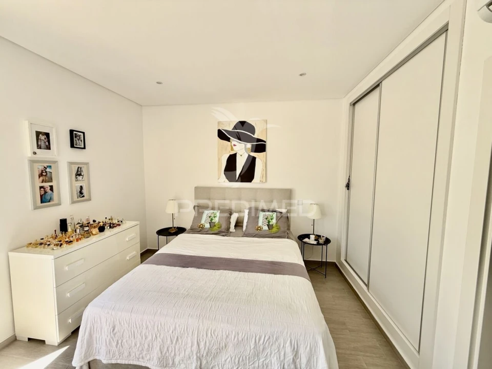 Moradia T3 para Venda em Quelfes Foto 20