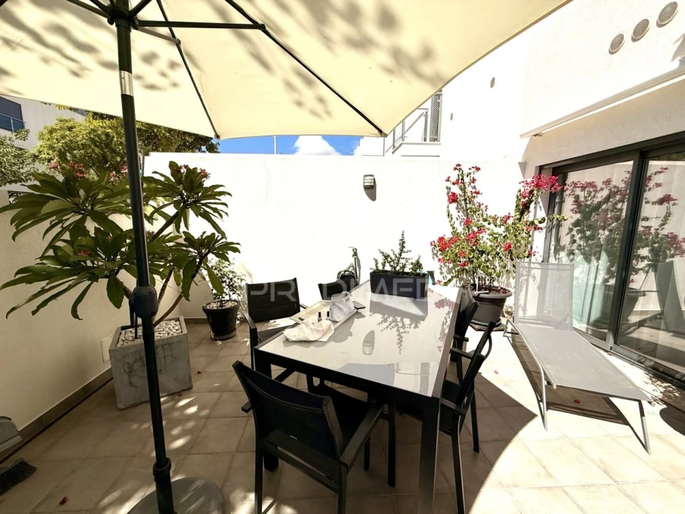 Moradia T3 para Venda em Quelfes Foto 26