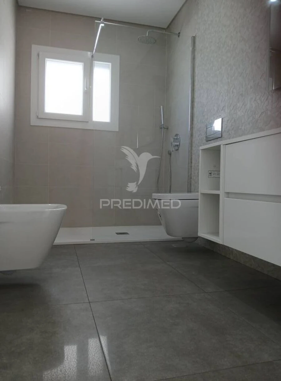 Moradia T4 para Venda em Quinta do Conde Foto 21