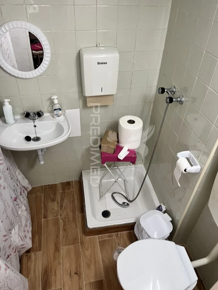 Loja para Arrendamento em Olhão Foto 10