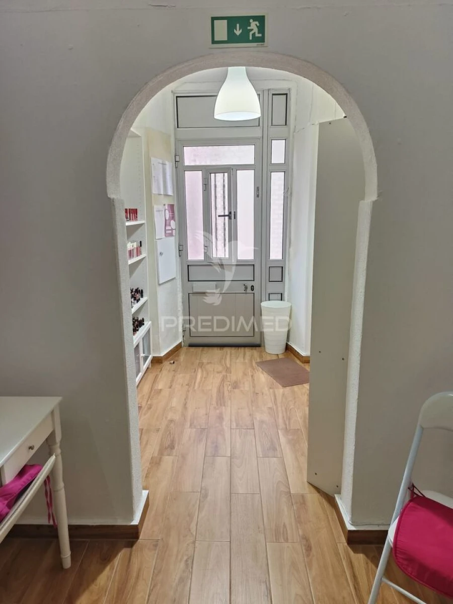 Loja para Arrendamento em Olhão Foto 1