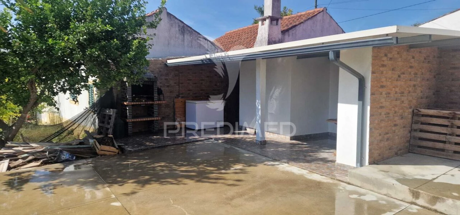 Moradia T2 para Venda em São João Baptista e Santa Maria dos Olivais Foto 2