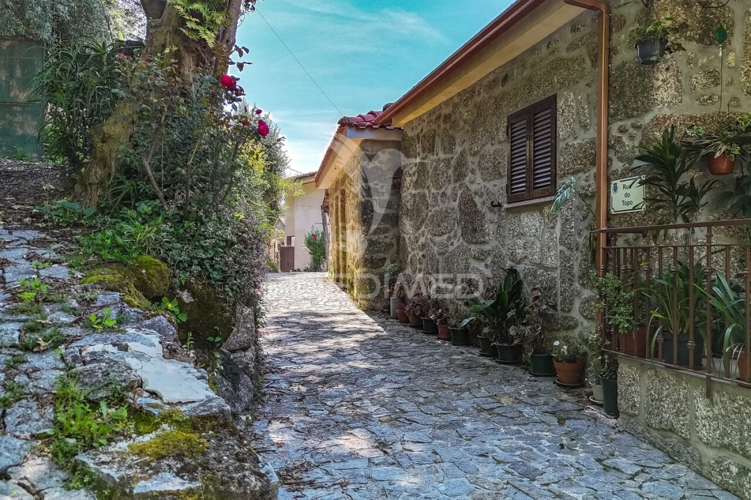 Moradia T2 para Venda em Bouro (Santa Maria) Foto 4