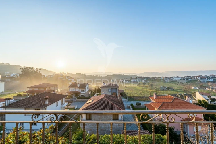 Moradia T3 para Venda em Quinchães Foto 11