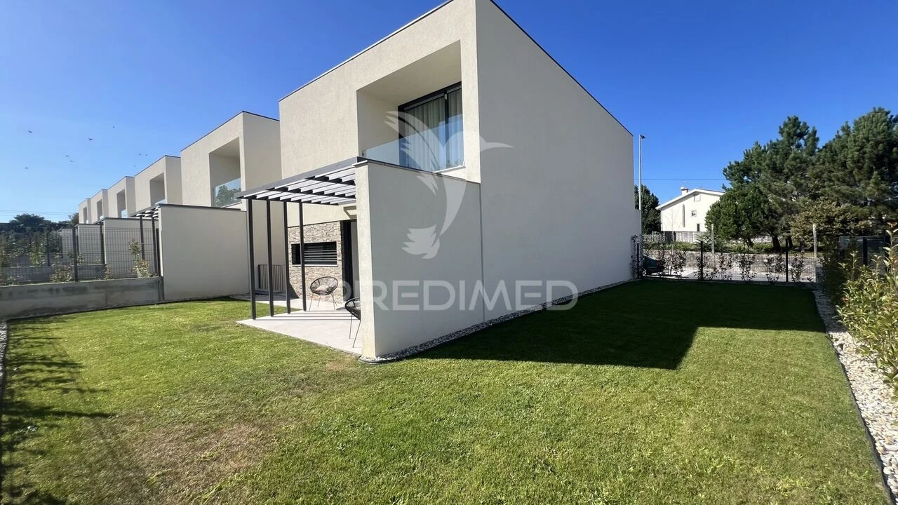 Moradia T3 para Venda em Palmeira Foto 13