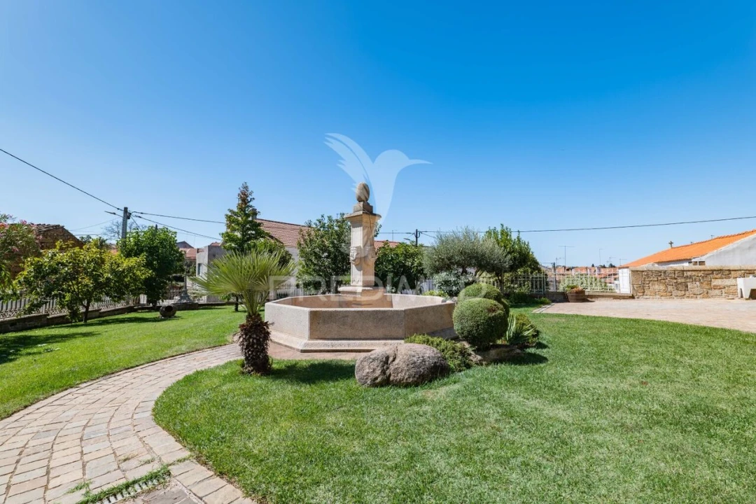 Moradia T5 para Venda em Souto Foto 3