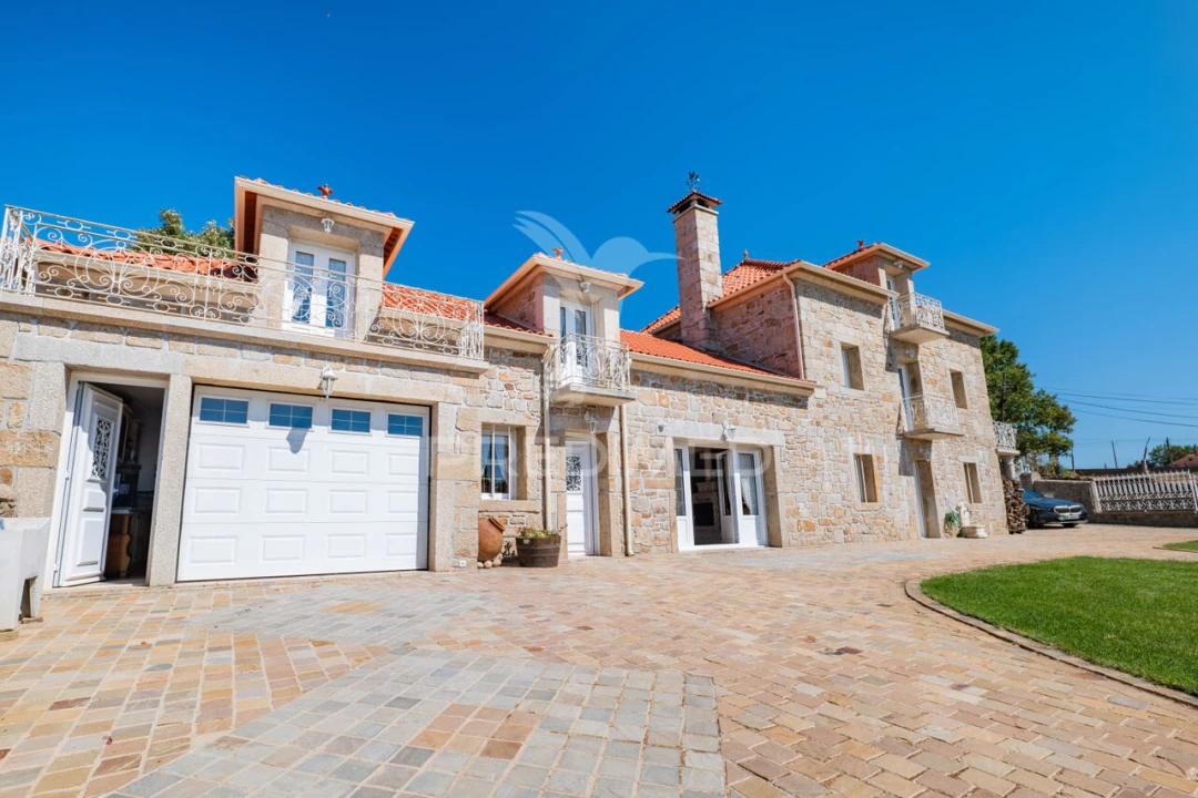 Moradia T5 para Venda em Souto Foto 2