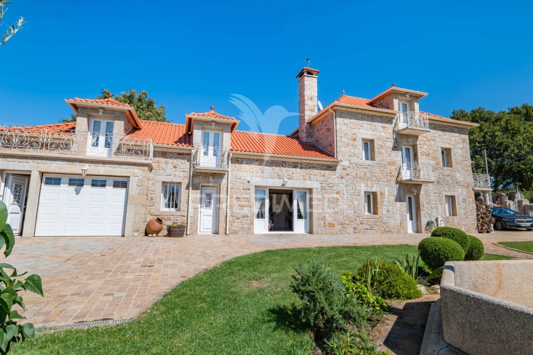 Moradia T5 para Venda em Souto Foto 5