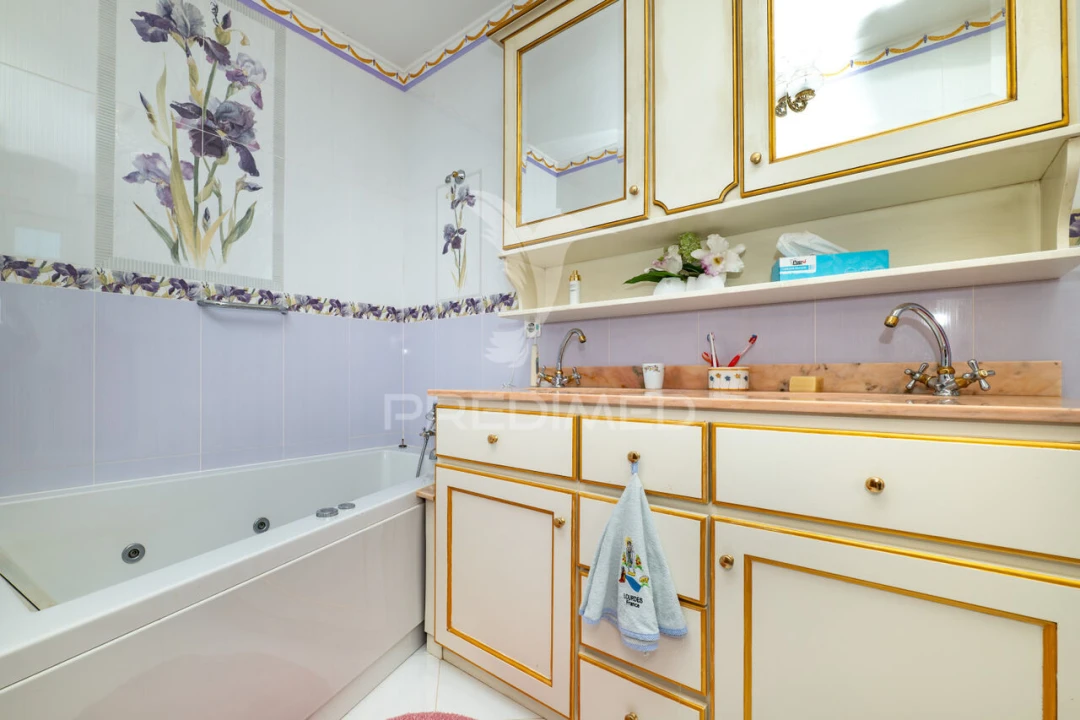 Moradia T5 para Venda em Souto Foto 36