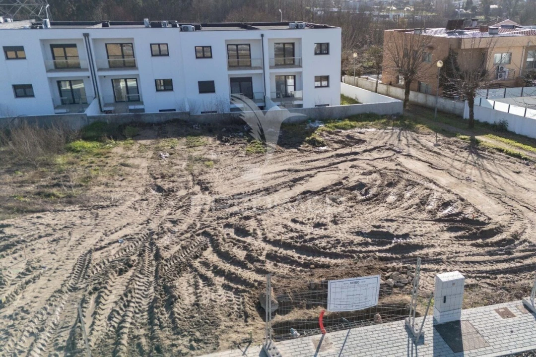 Moradia T4 para Venda em Soutelo Foto 19