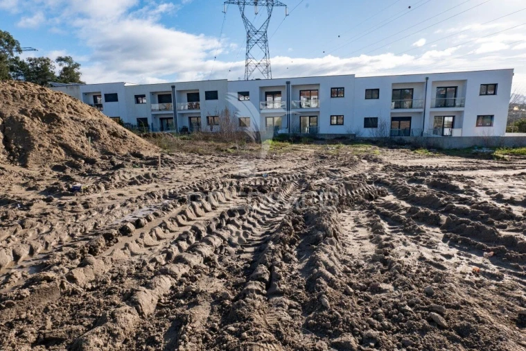 Moradia T4 para Venda em Soutelo Foto 29