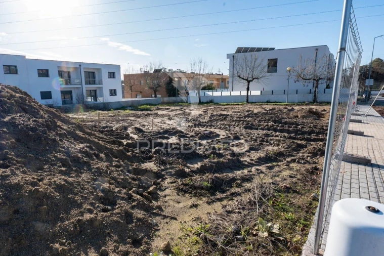 Moradia T4 para Venda em Soutelo Foto 23