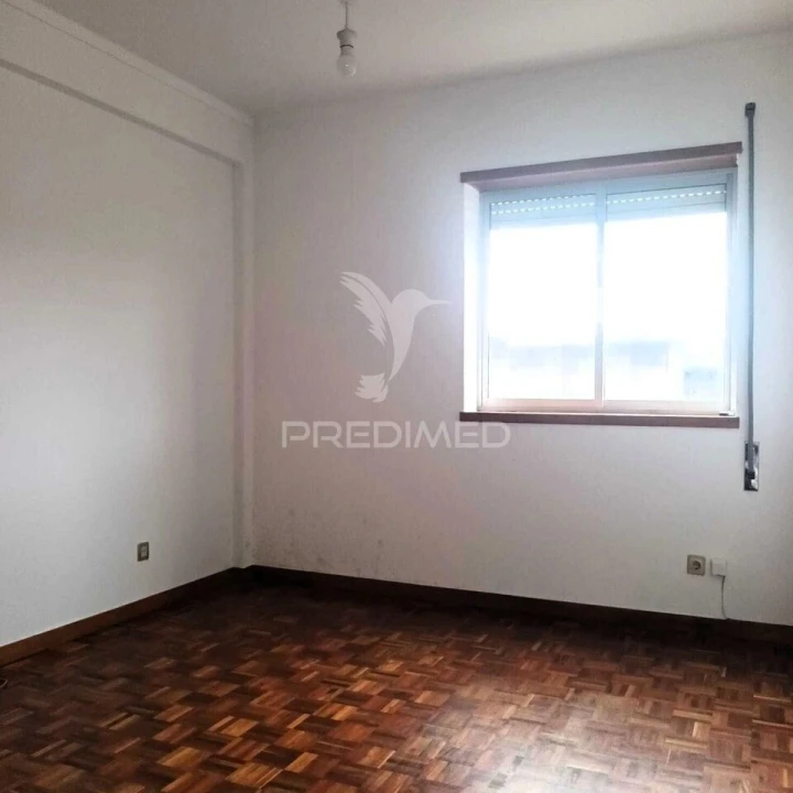 Apartamento T2 para Venda em Santo Antonio dos Olivais Foto 10