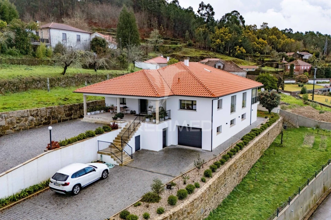 Moradia T5 para Venda em Rubiães Foto 2