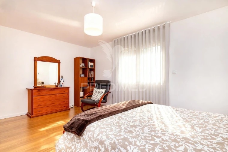 Moradia T5 para Venda em Rubiães Foto 12