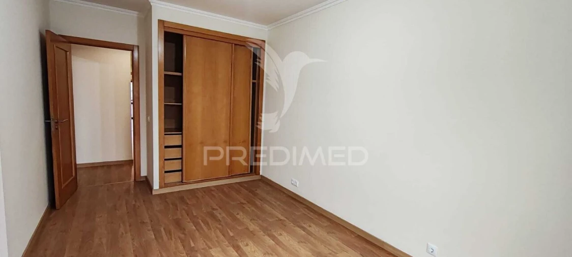 Apartamento T3 para Venda em Rio de Mouro Foto 24