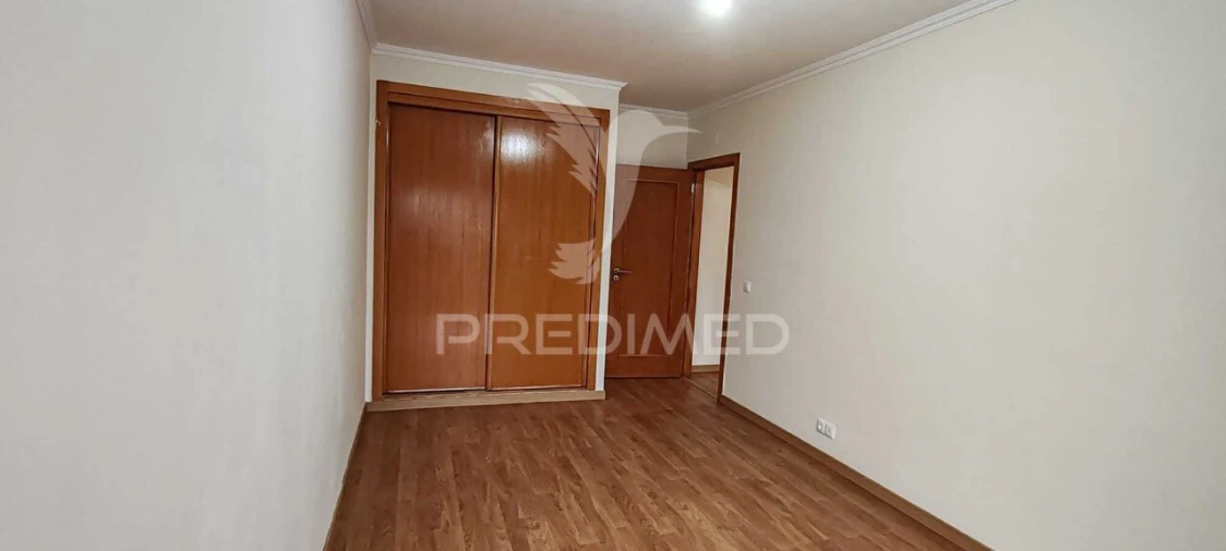 Apartamento T3 para Venda em Rio de Mouro Foto 22