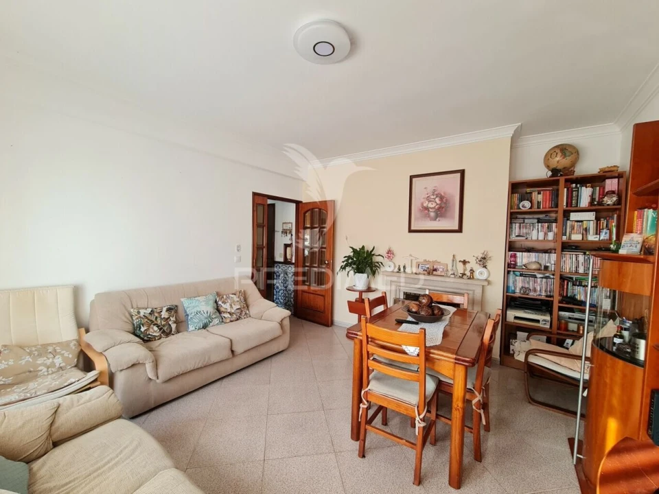 Apartamento T2 para Venda em Encosta do Sol Foto 3