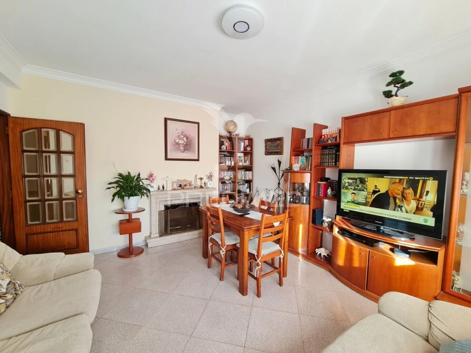 Apartamento T2 para Venda em Encosta do Sol Foto 2