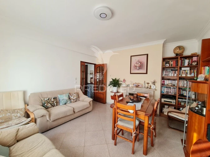 Apartamento T2 para Venda em Encosta do Sol Foto 3