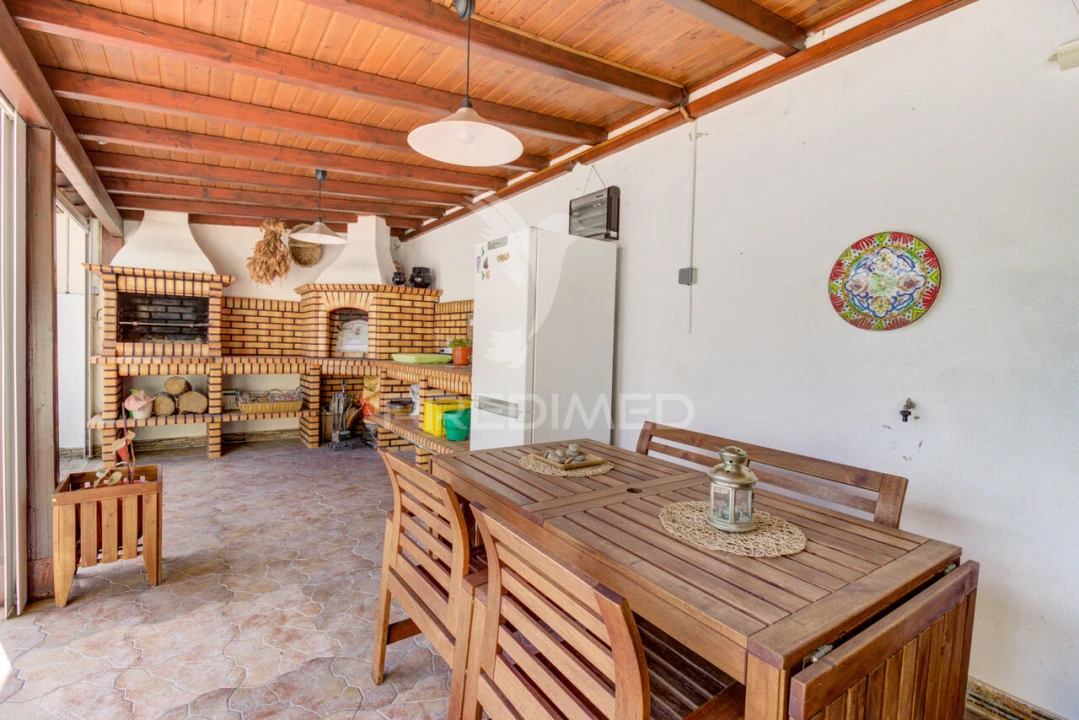 Moradia T5 para Venda em Vialonga Foto 10