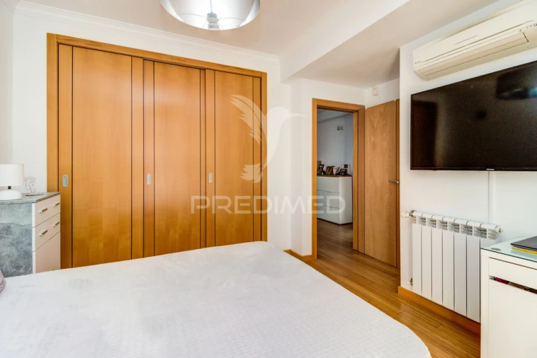 Moradia T5 para Venda em Vialonga Foto 28