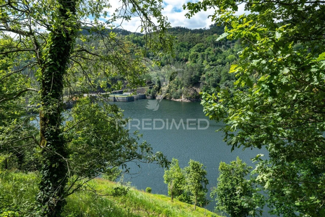 Moradia T4 para Venda em Salamonde Foto 30