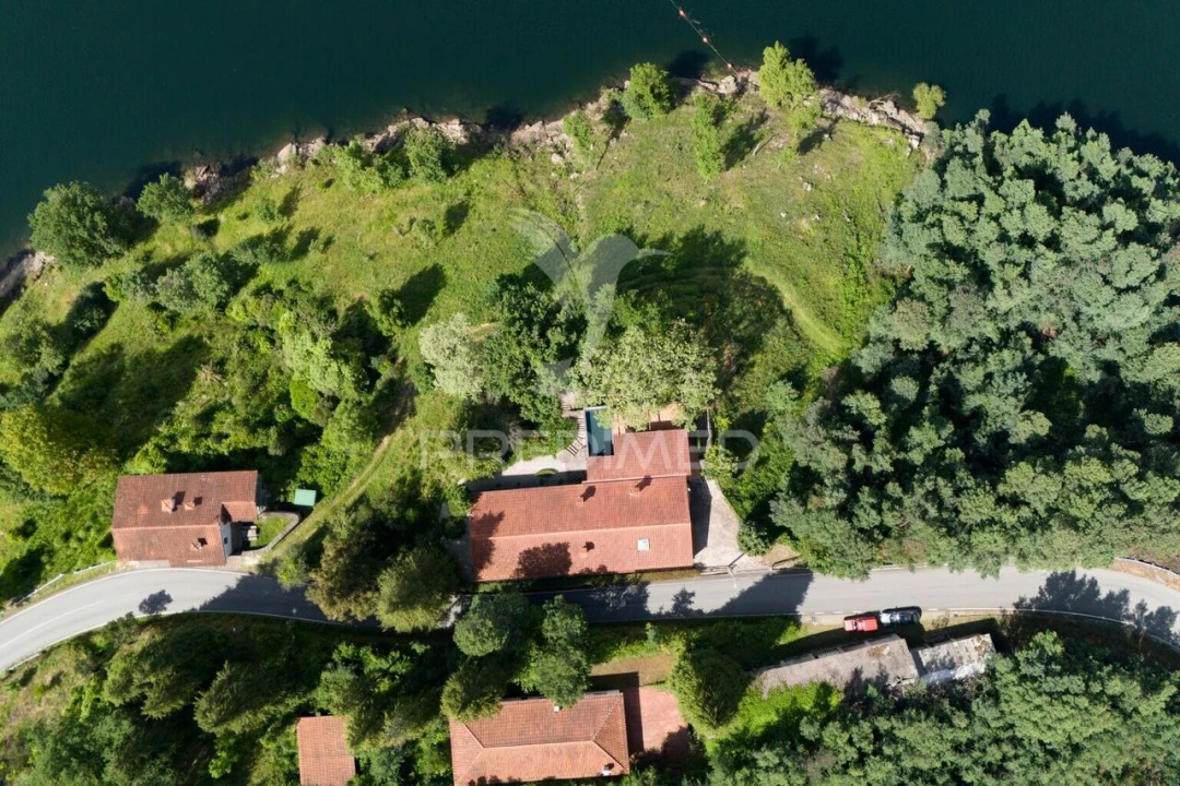 Moradia T4 para Venda em Salamonde Foto 37