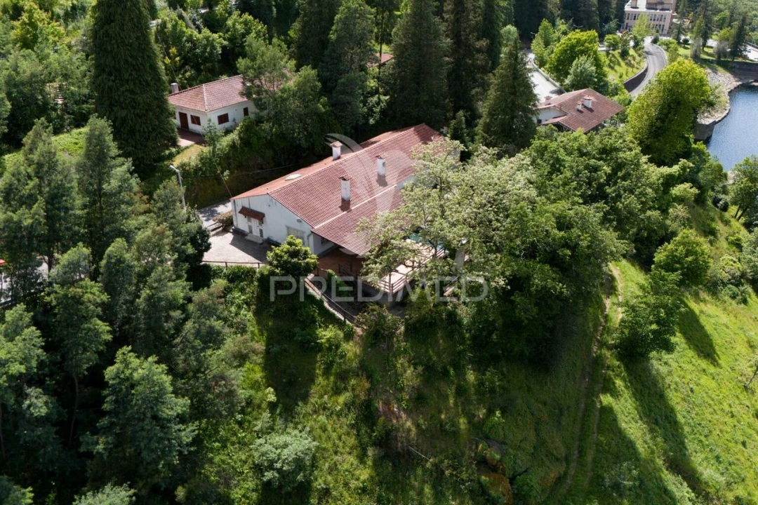 Moradia T4 para Venda em Salamonde Foto 36