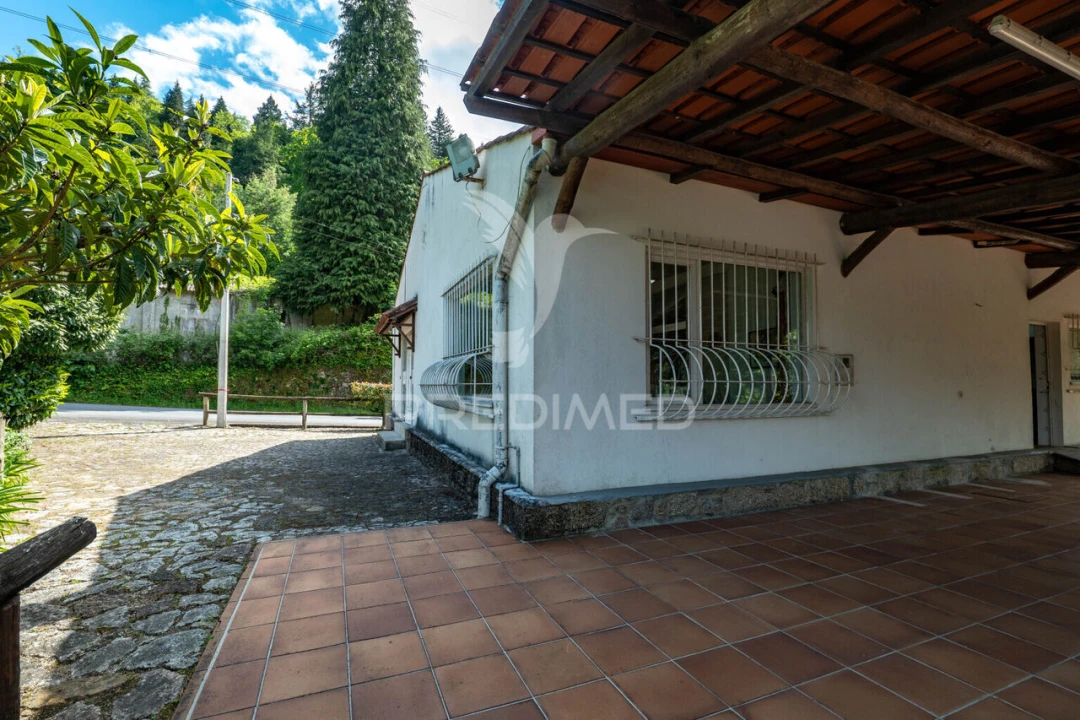 Moradia T4 para Venda em Salamonde Foto 6