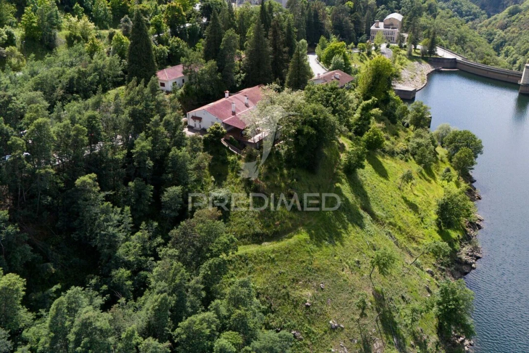 Moradia T4 para Venda em Salamonde Foto 35