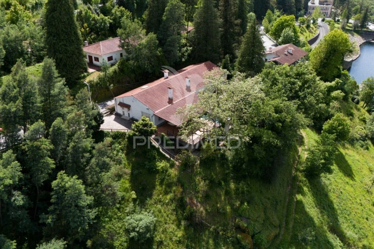 Moradia T4 para Venda em Salamonde Foto 36