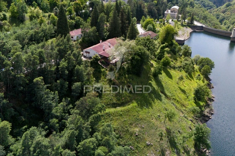 Moradia T4 para Venda em Salamonde Foto 35