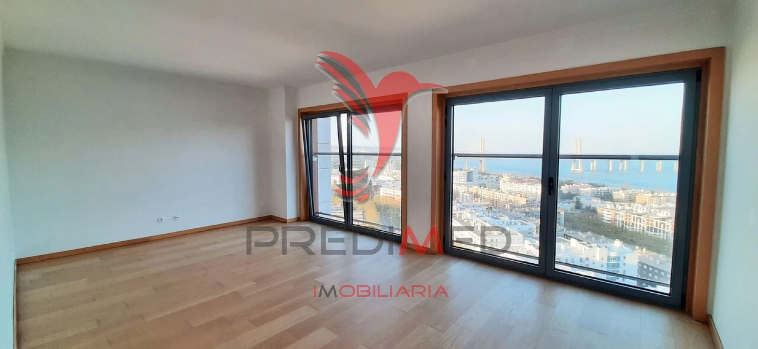 Apartamento T1 para Venda em Parque das Nações Foto 2