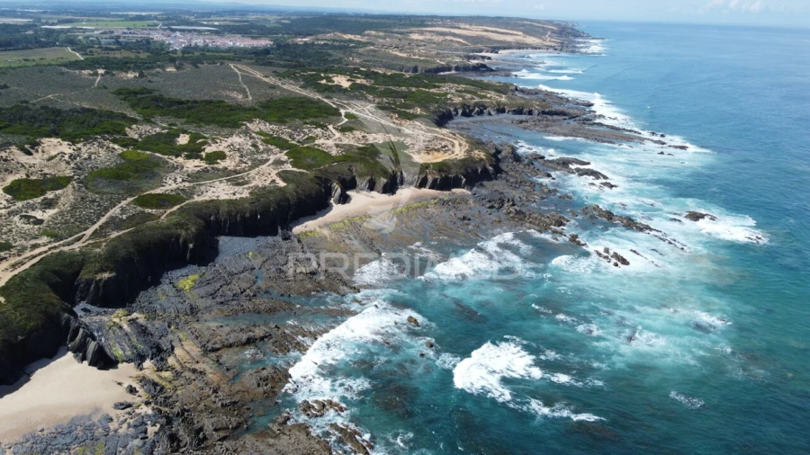 Quinta T0 para Venda em Longueira/Almograve Foto 1