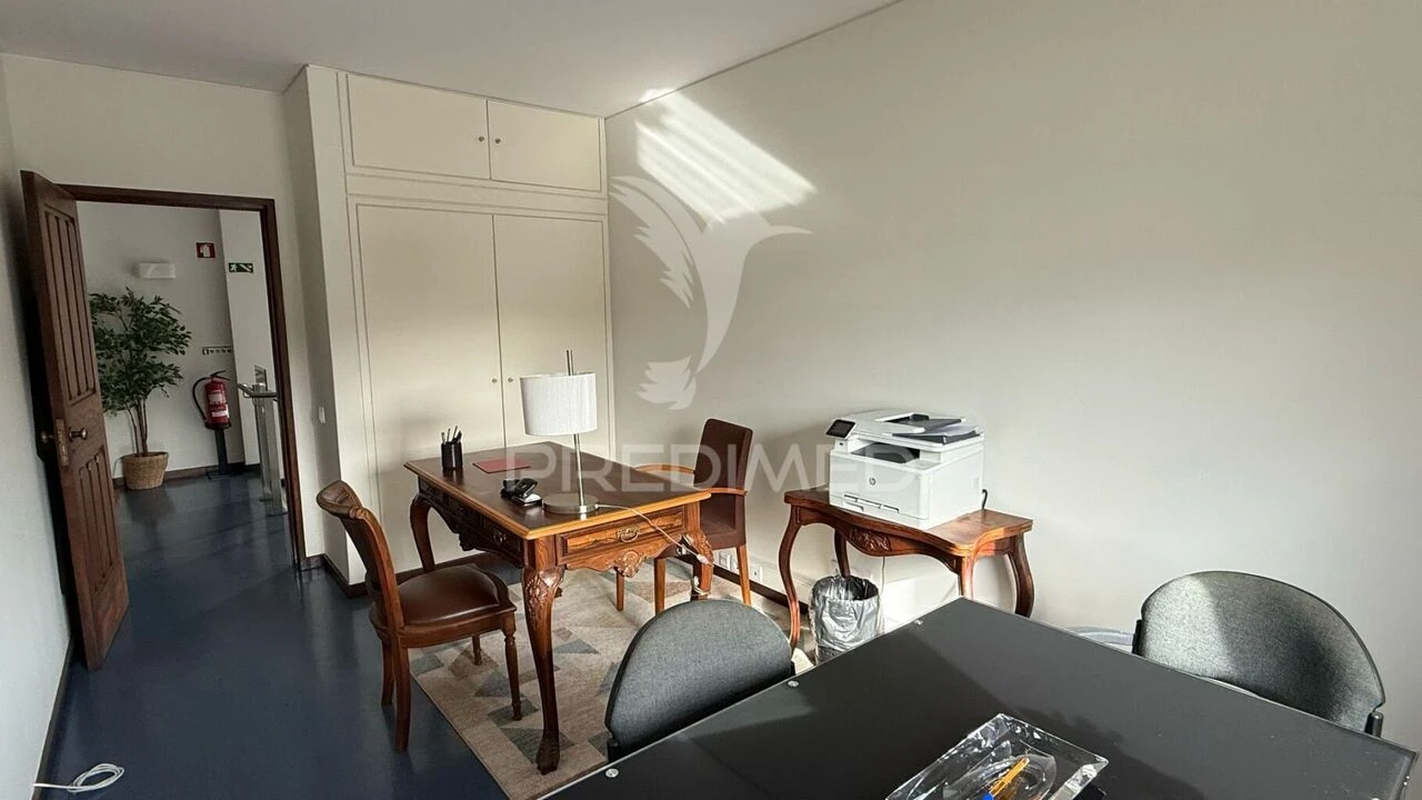 Escritório para Arrendamento em Ramalde Foto 6