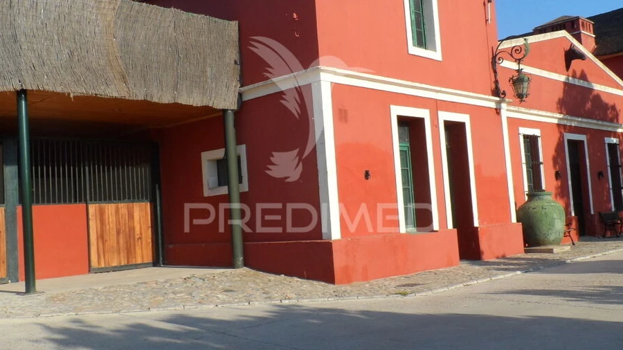 Moradia T4 para Venda em Assunção, Ajuda, Salvador e Santo Ildefonso