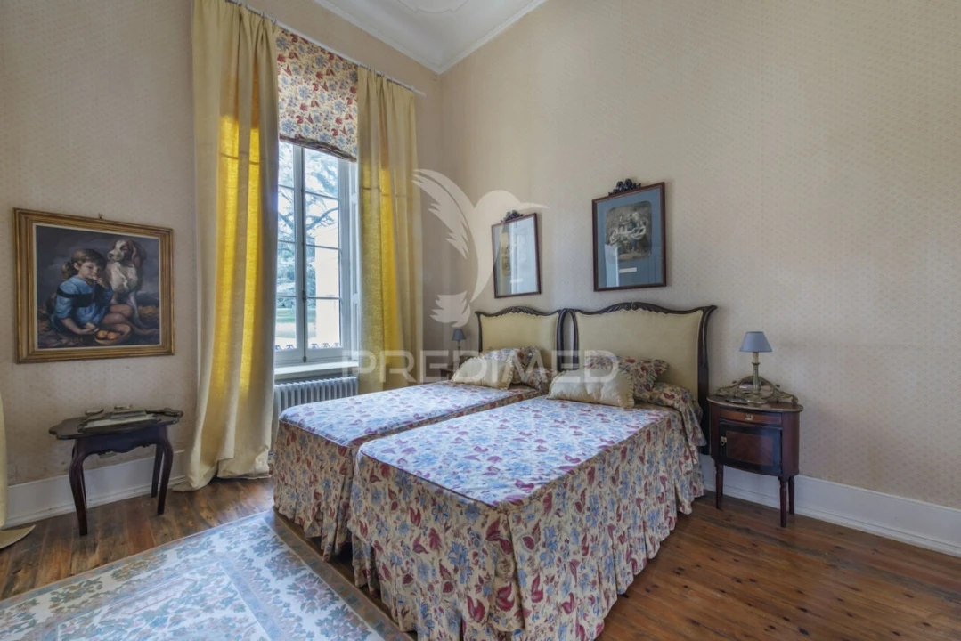 Moradia T8 para Venda em Assunção, Ajuda, Salvador e Santo Ildefonso Foto 11